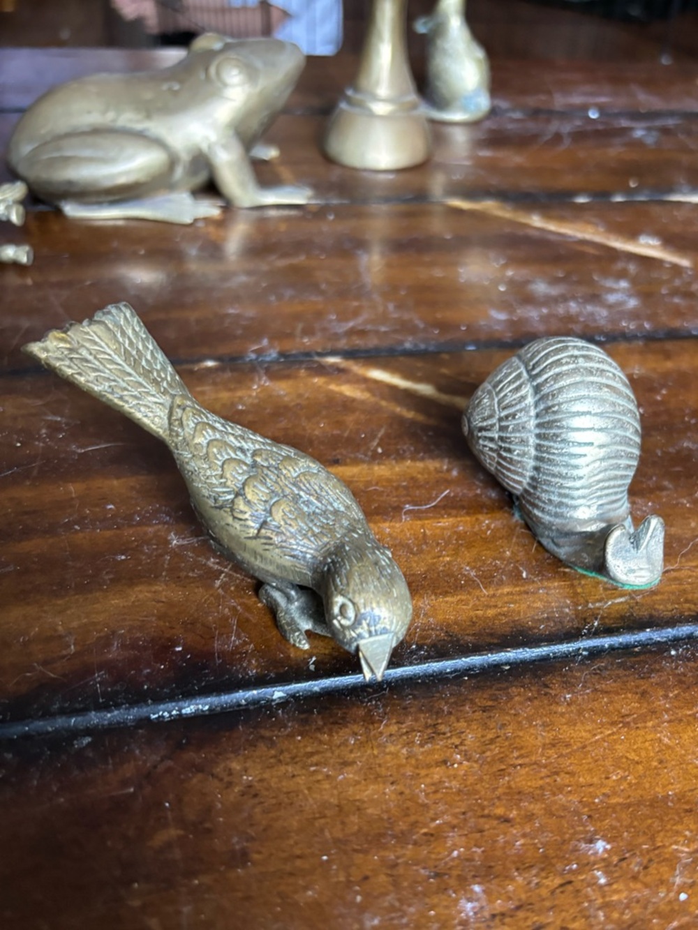 Brass Bird Figurine with Shell Accent - Antique-Style Metal Décor